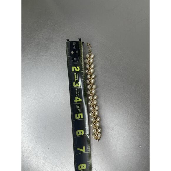 Vintage TRIFARI Serrated Rope Gold Tone Signed BRACELET Faux Pearl 6.25in - Picture 5 of 5